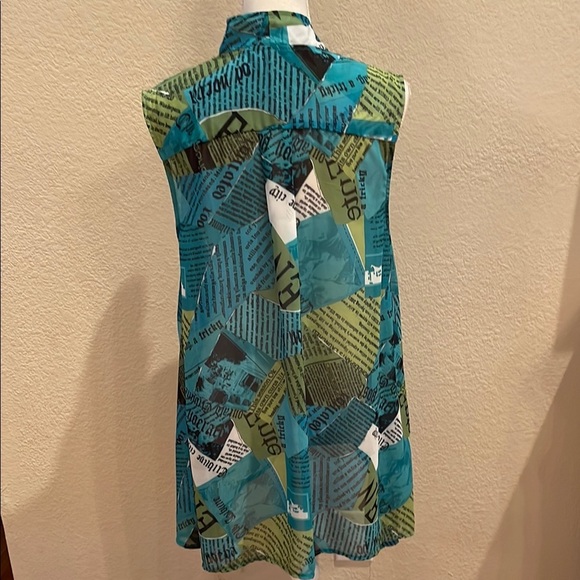 Feratelli Asymmetrical Green and Blue Blouse with Mandarin Collar - Picture 5 of 6